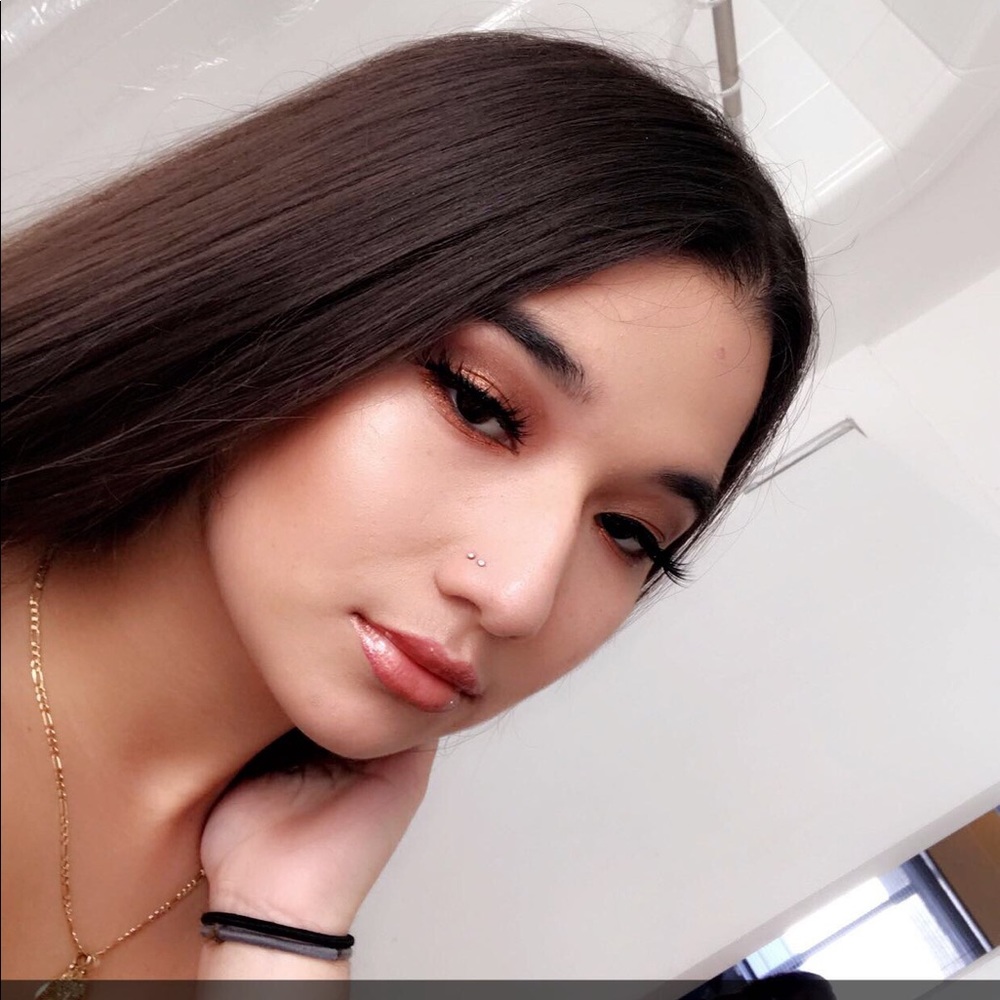 Meet your Posher, Jade